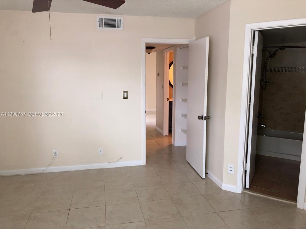 215 Lake Pointe Dr #103 Oakland Park, FL 33309
