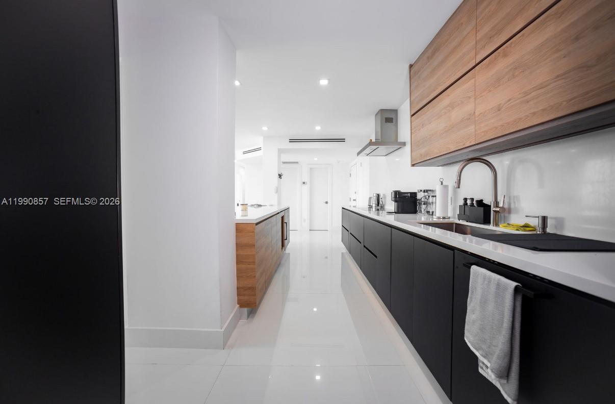 5600 Collins Ave #14K Miami Beach, FL 33140