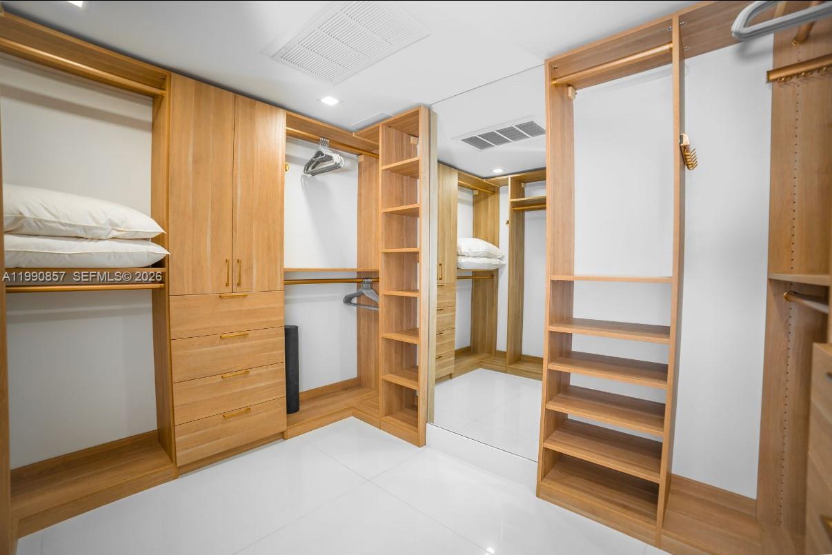 5600 Collins Ave #14K Miami Beach, FL 33140