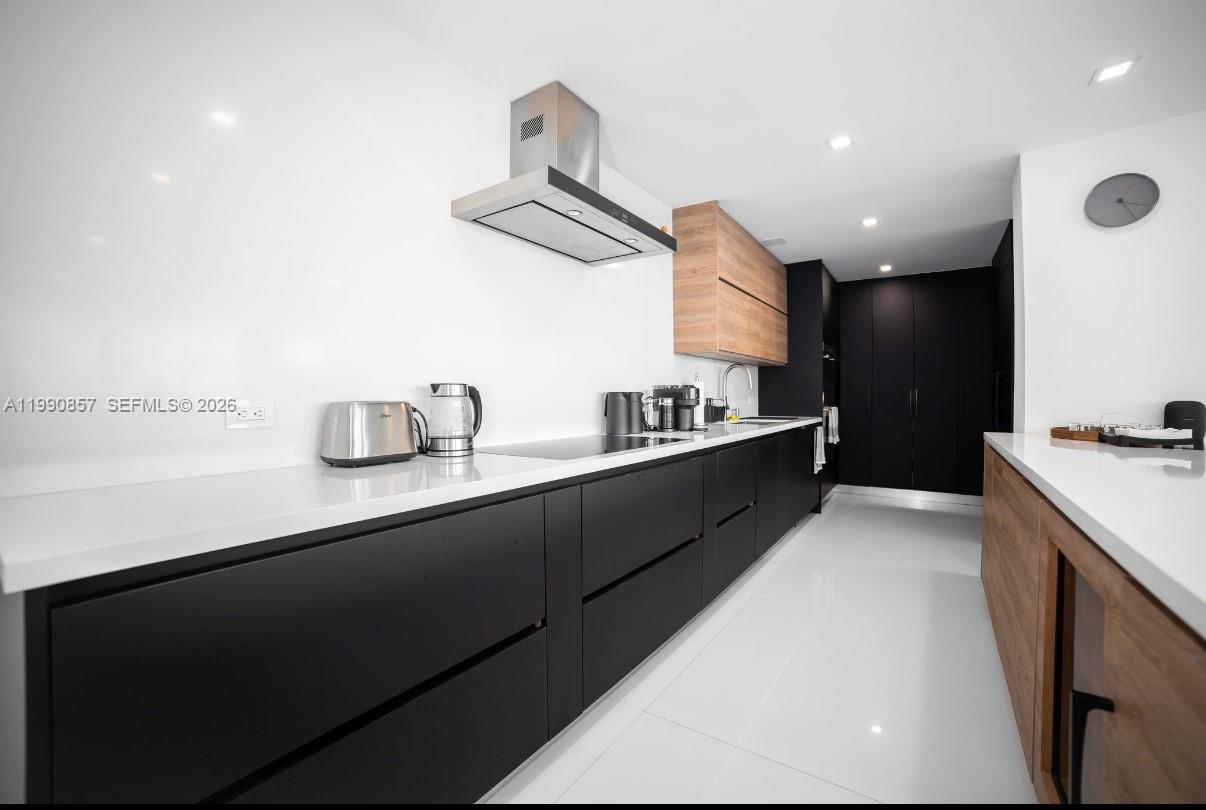 5600 Collins Ave #14K Miami Beach, FL 33140