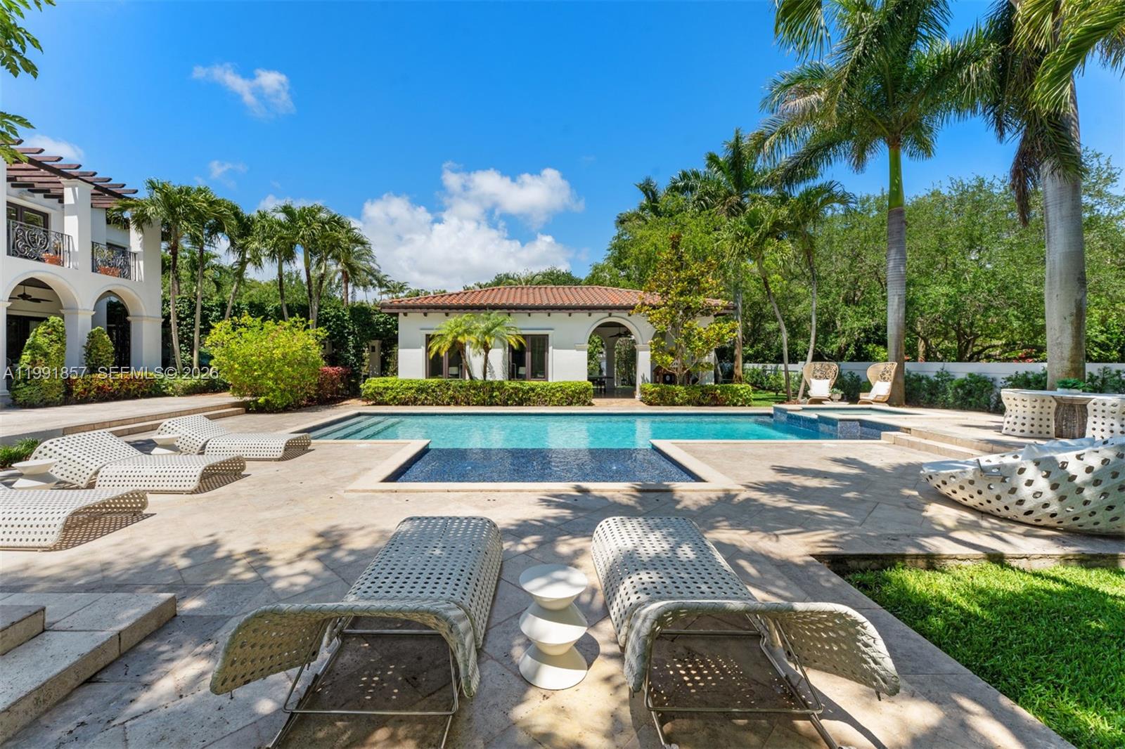 12575 Pine Needle Ln Pinecrest, FL 33156