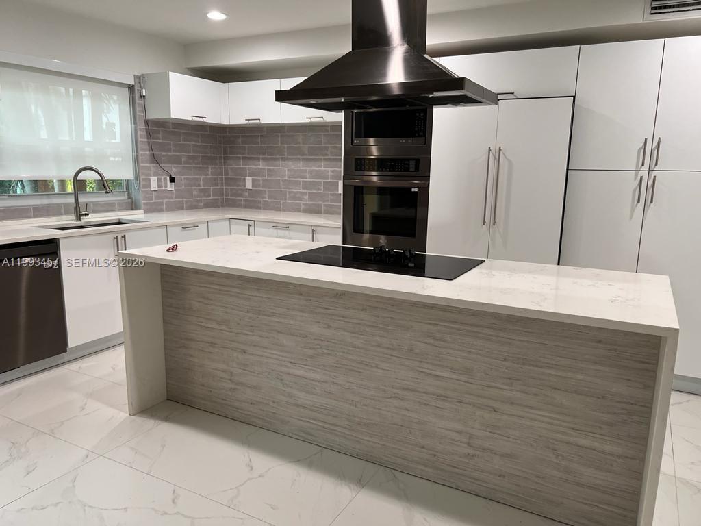 3672 NE 167th St #31 North Miami Beach, FL 33160