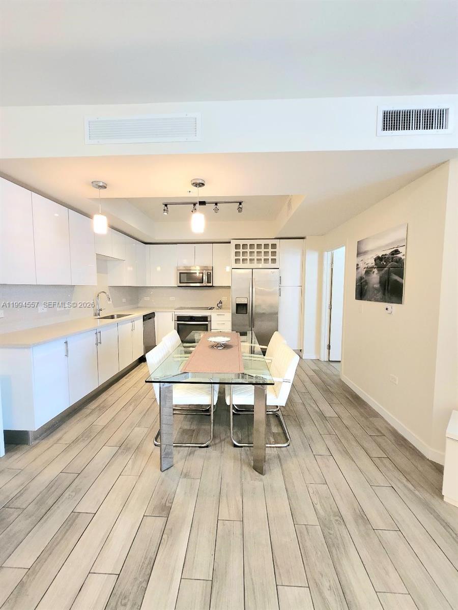 image Nine at Mary Brickell Village9