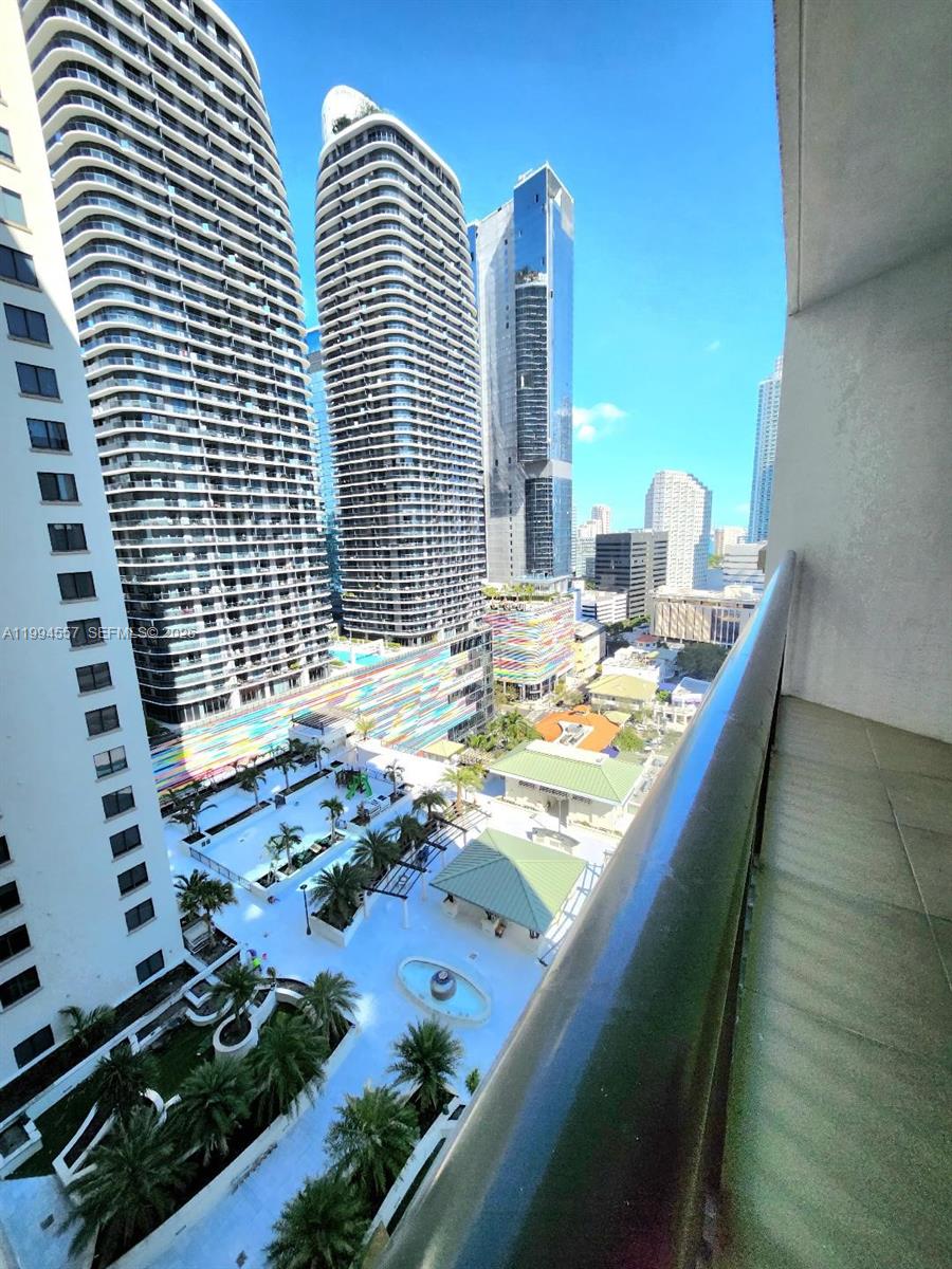 image Nine at Mary Brickell Village19