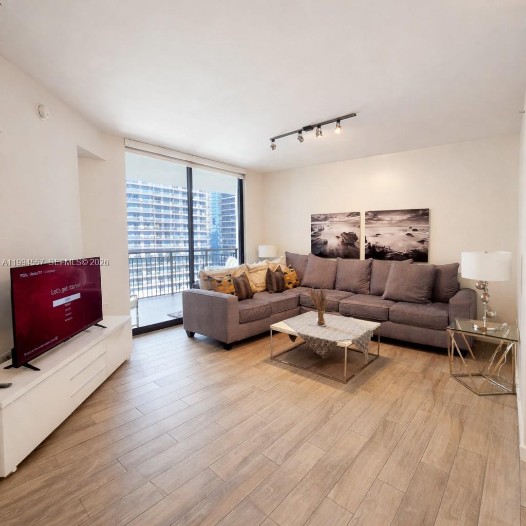 image Nine at Mary Brickell Village4