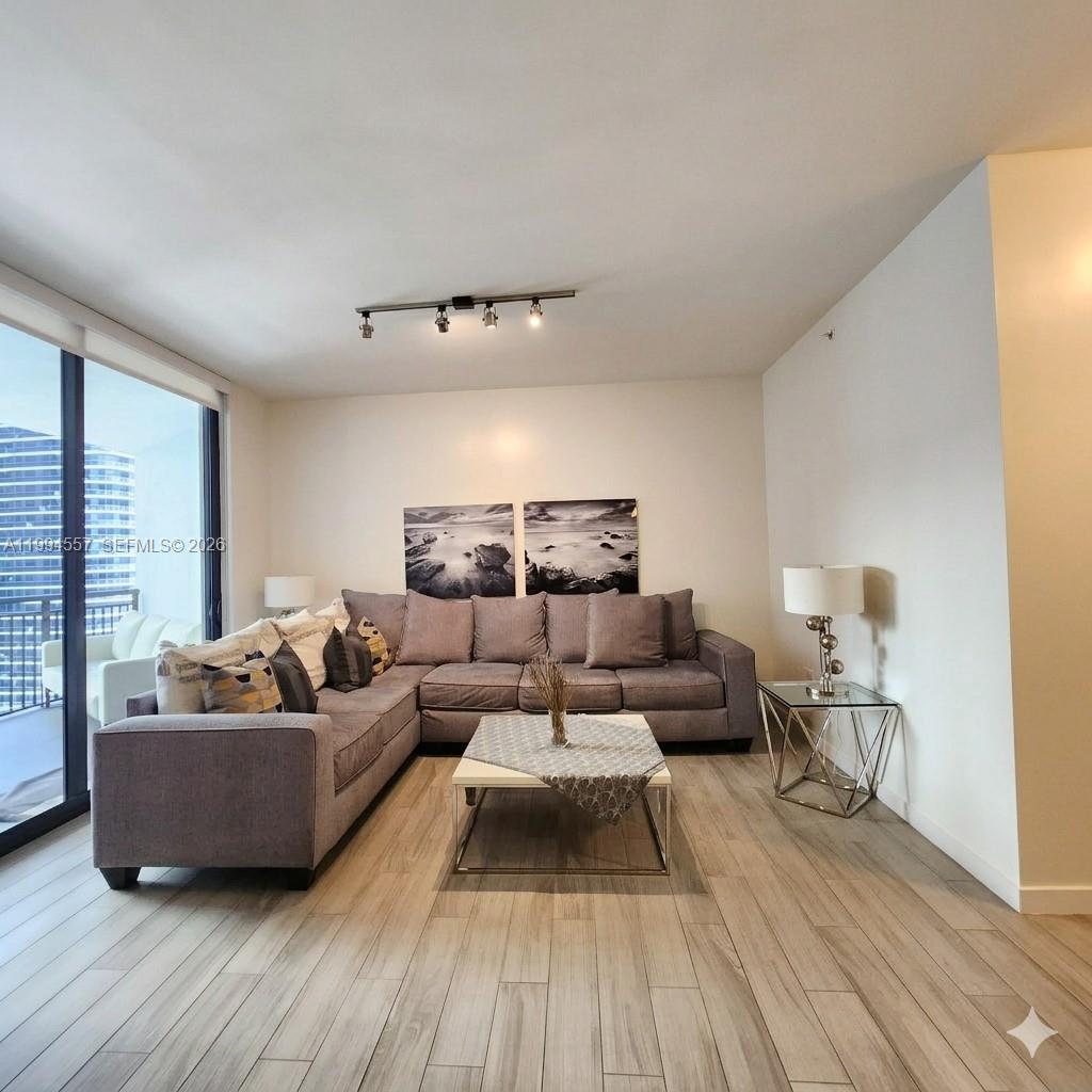 image Nine at Mary Brickell Village5