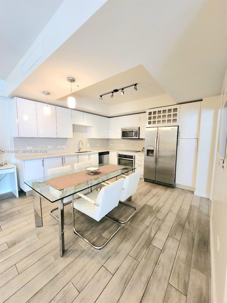 image Nine at Mary Brickell Village7