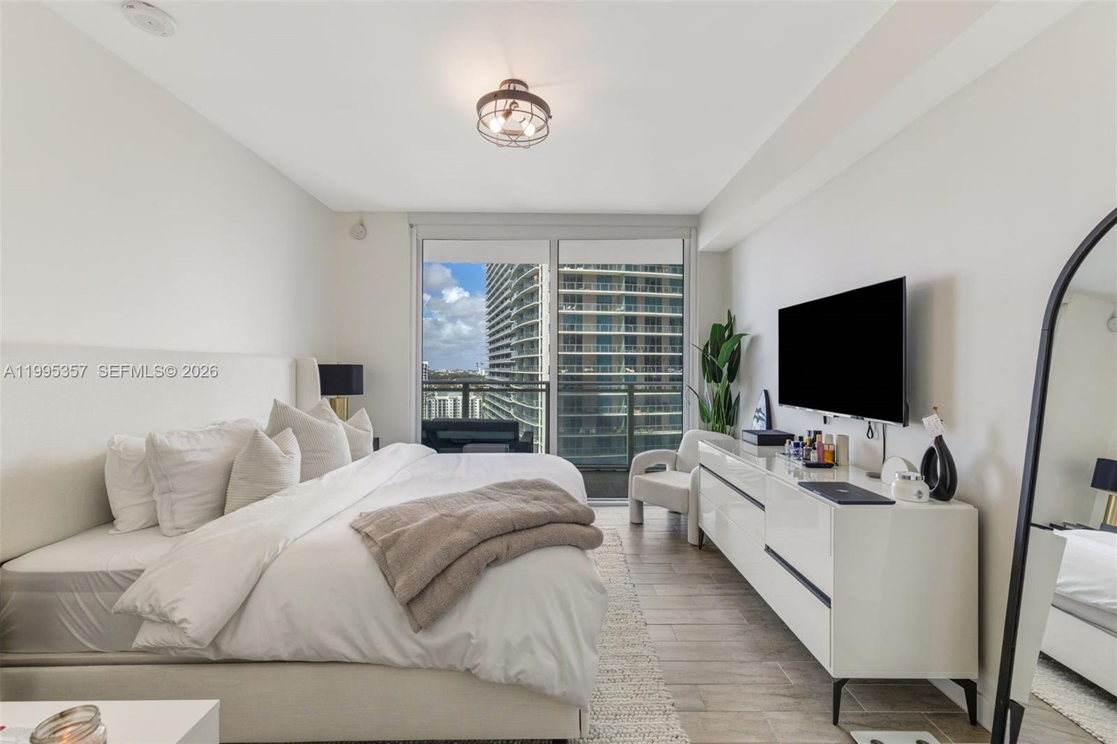 image The Bond on Brickell11