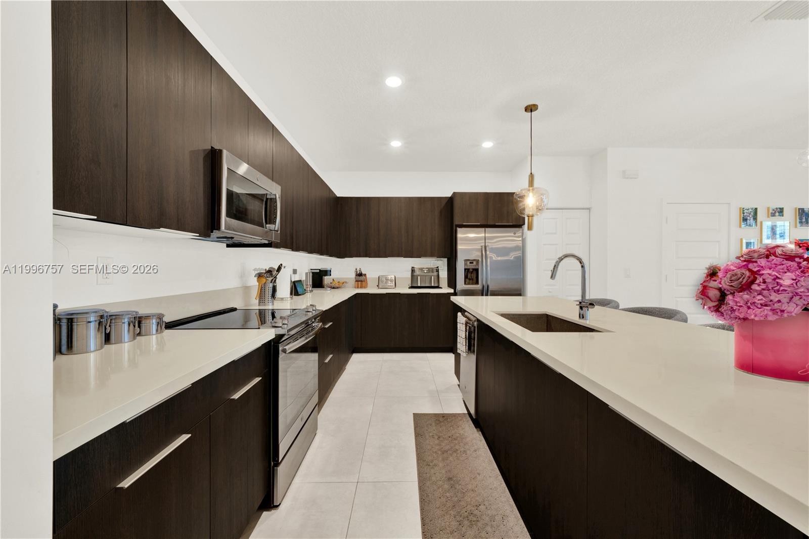 8319 NW 49th St Doral, FL 33166