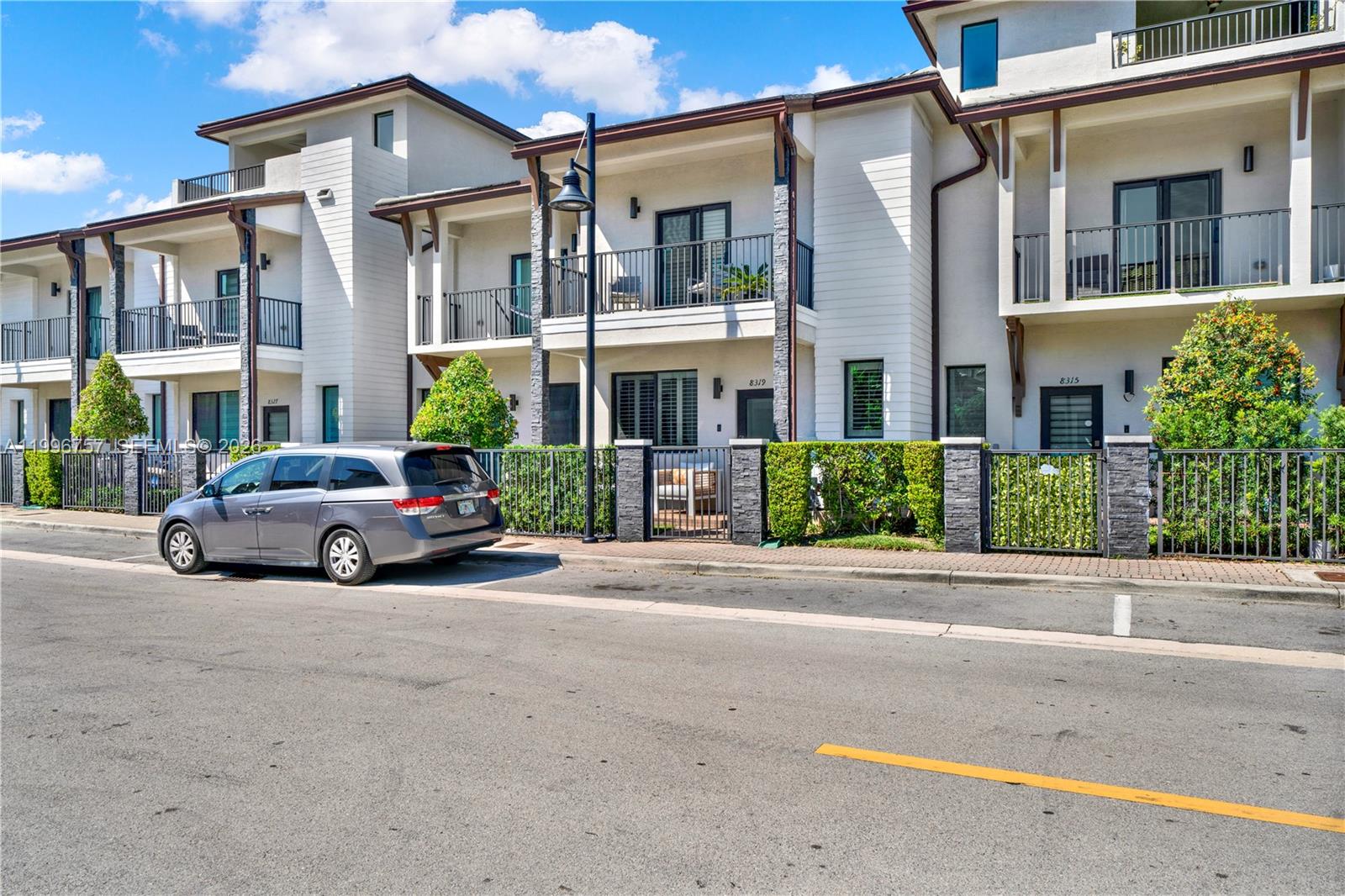 8319 NW 49th St Doral, FL 33166