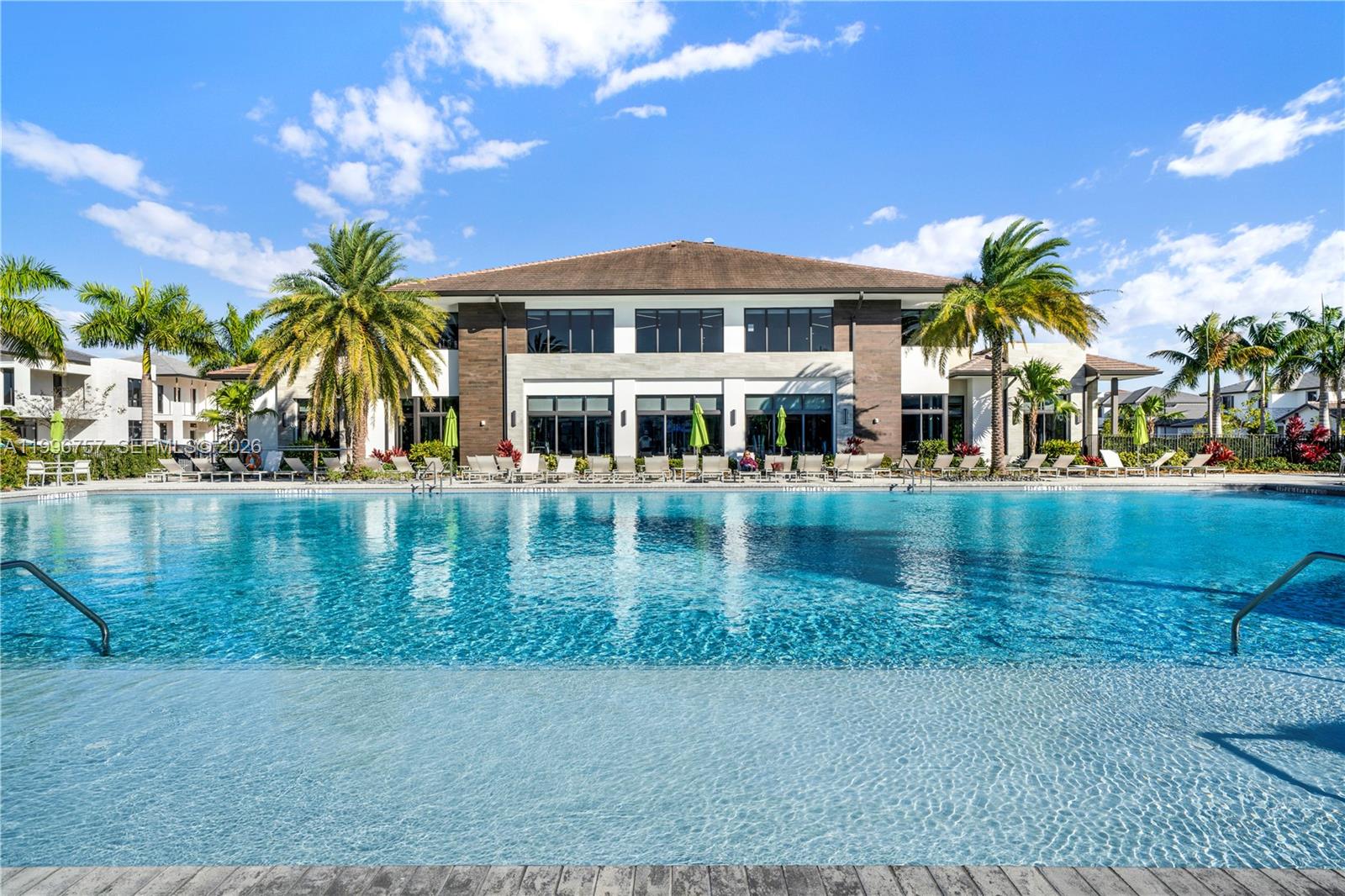 8319 NW 49th St Doral, FL 33166