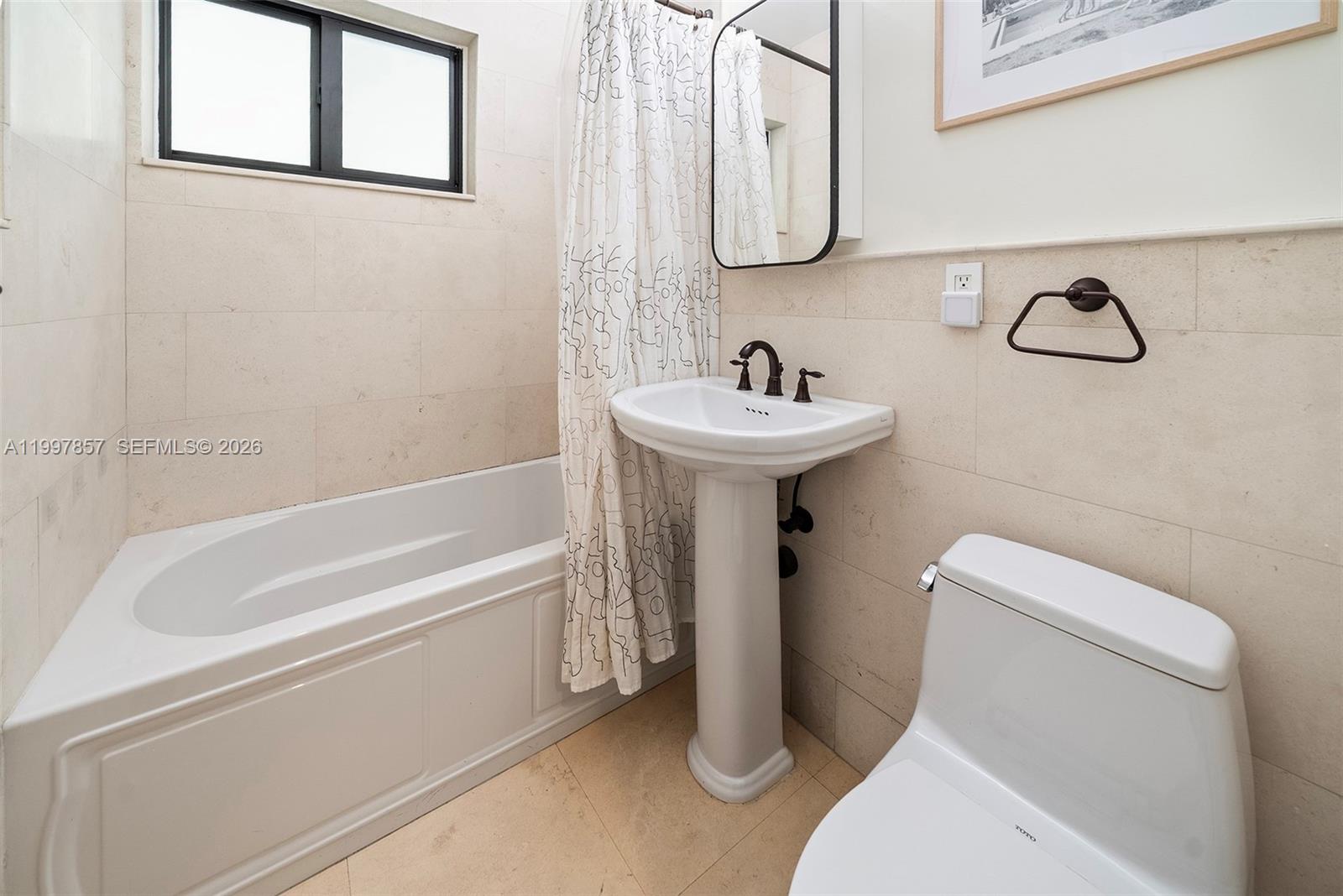 4046 El Prado Blvd Miami, FL 33133