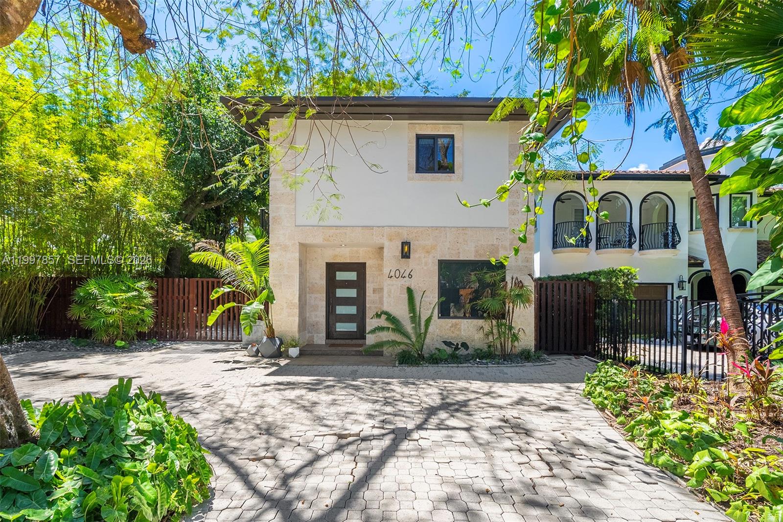 4046 El Prado Blvd Miami, FL 33133