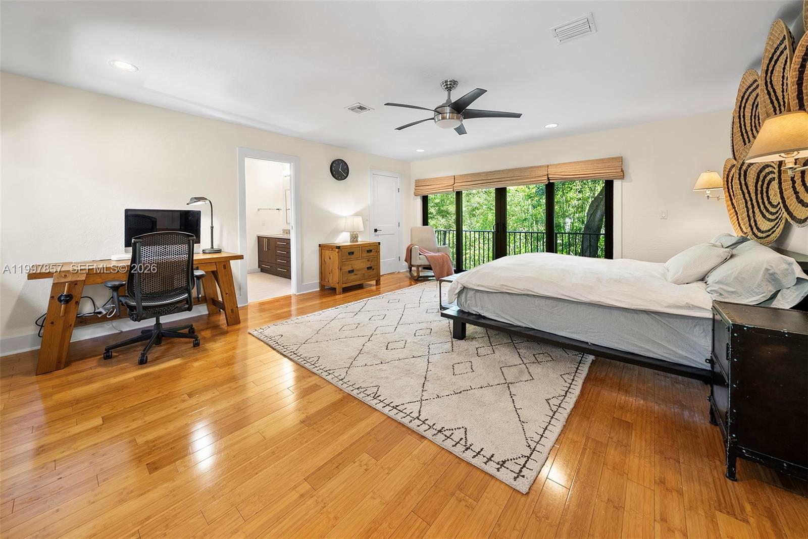 4046 El Prado Blvd Miami, FL 33133