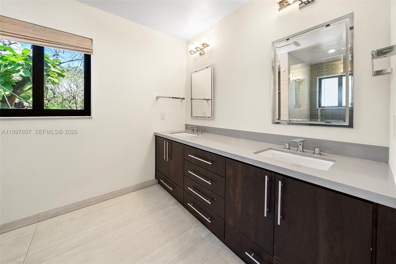 4046 El Prado Blvd Miami, FL 33133