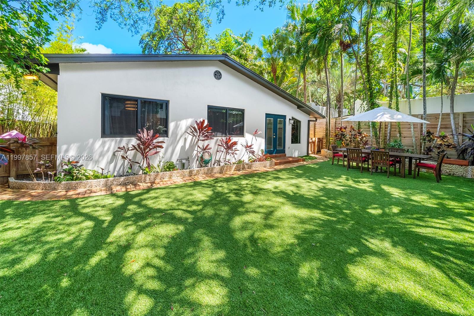 4046 El Prado Blvd Miami, FL 33133