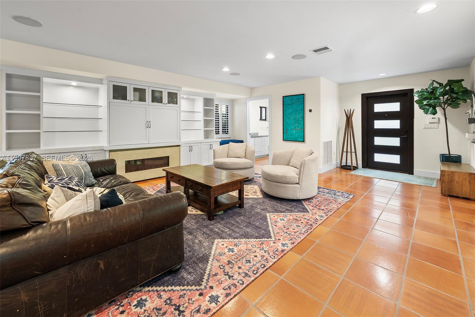 4046 El Prado Blvd Miami, FL 33133