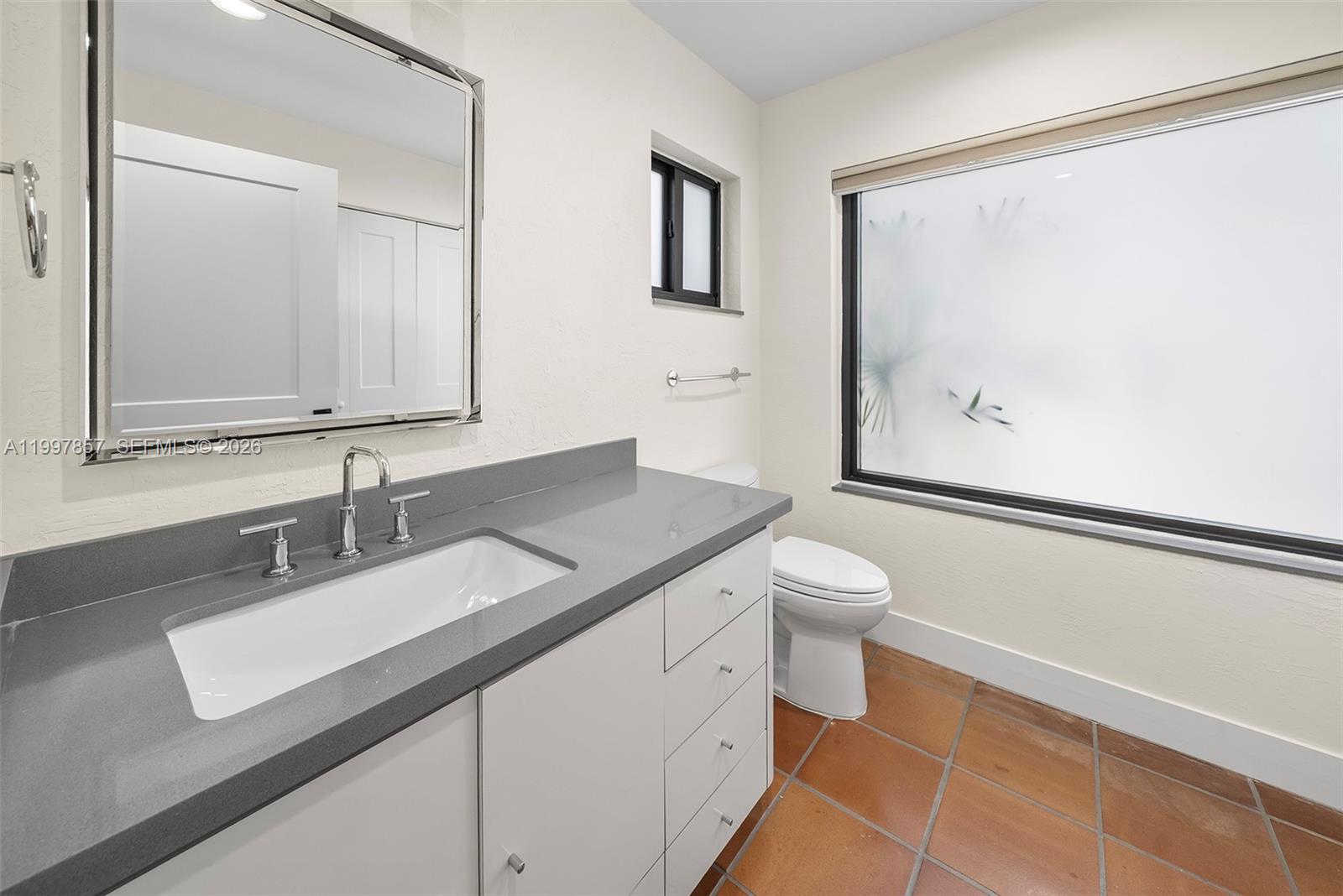 4046 El Prado Blvd Miami, FL 33133