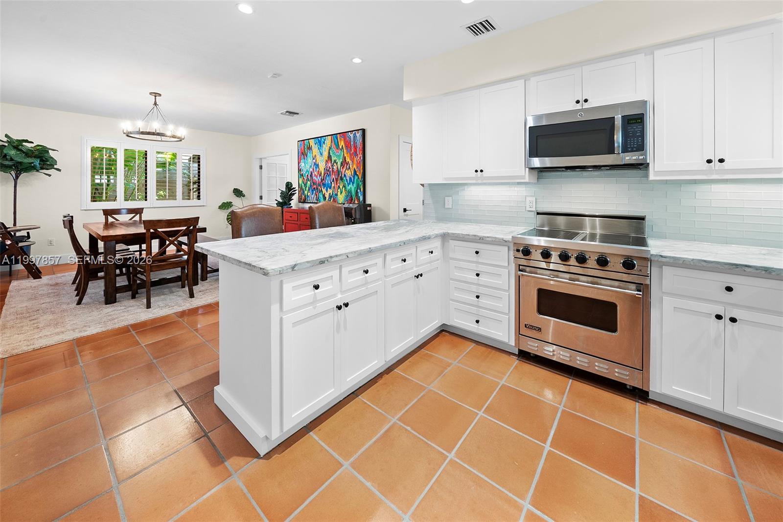 4046 El Prado Blvd Miami, FL 33133