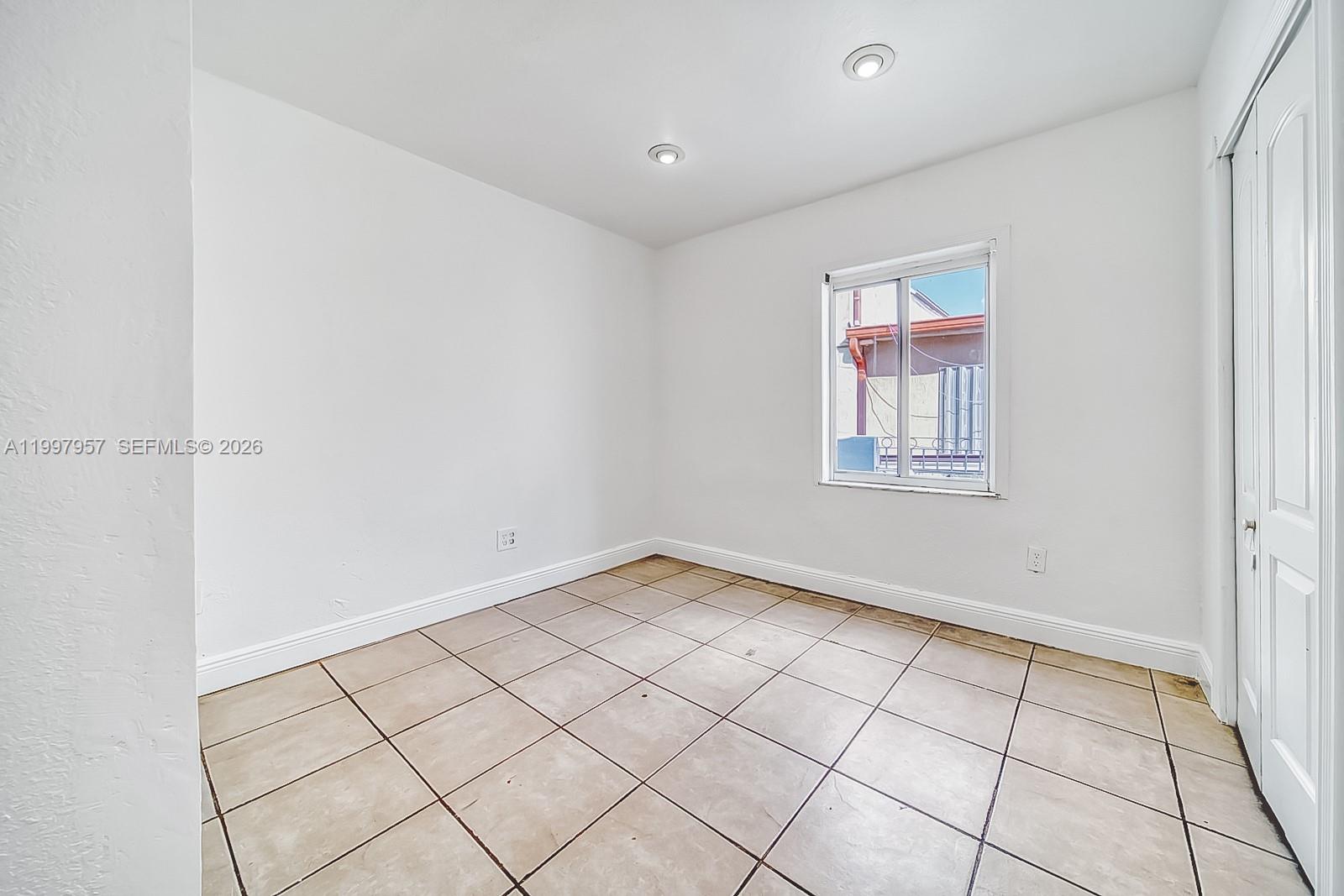 2171 SW 21st St Miami, FL 33145