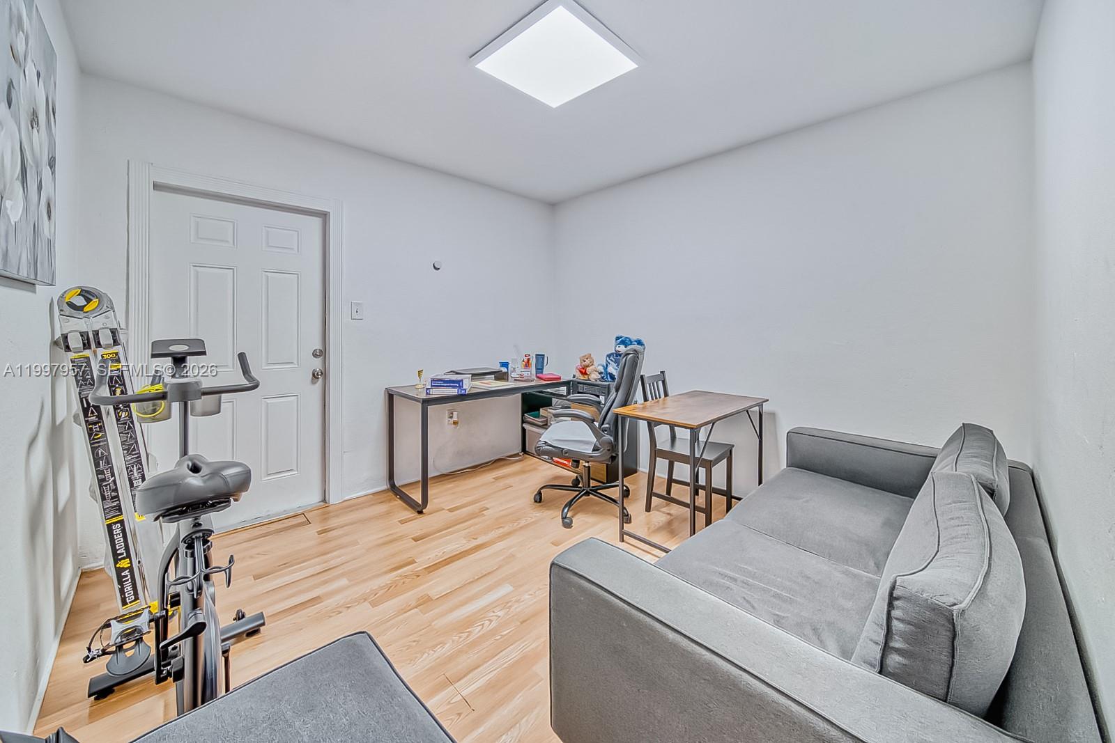 2171 SW 21st St Miami, FL 33145