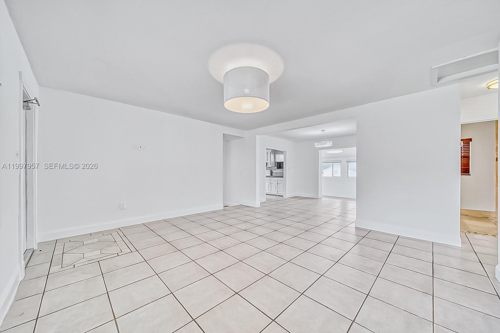 2171 SW 21st St Miami, FL 33145