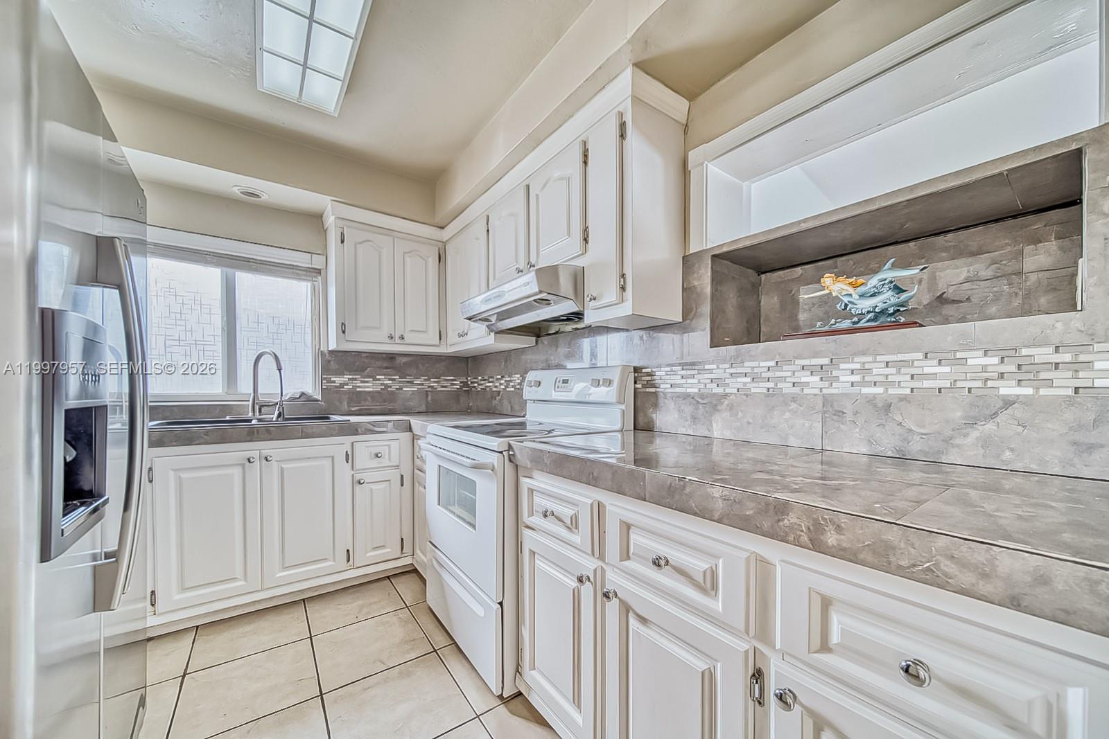 2171 SW 21st St Miami, FL 33145