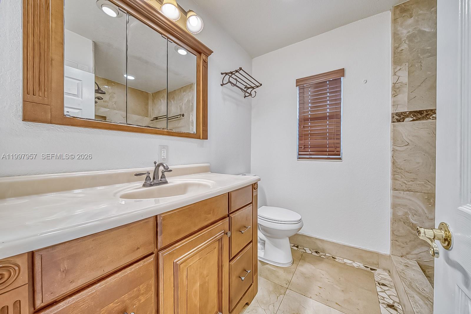 2171 SW 21st St Miami, FL 33145
