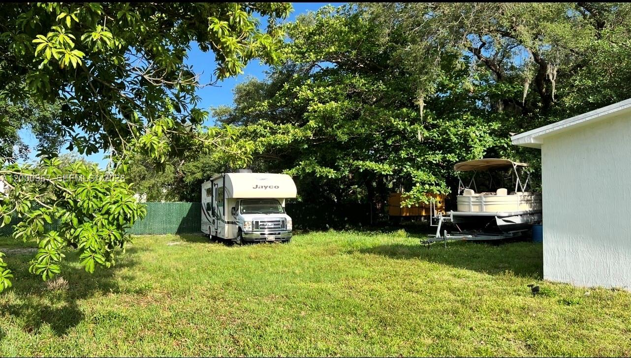 15206 NE 8th Ave Miami, FL 33162