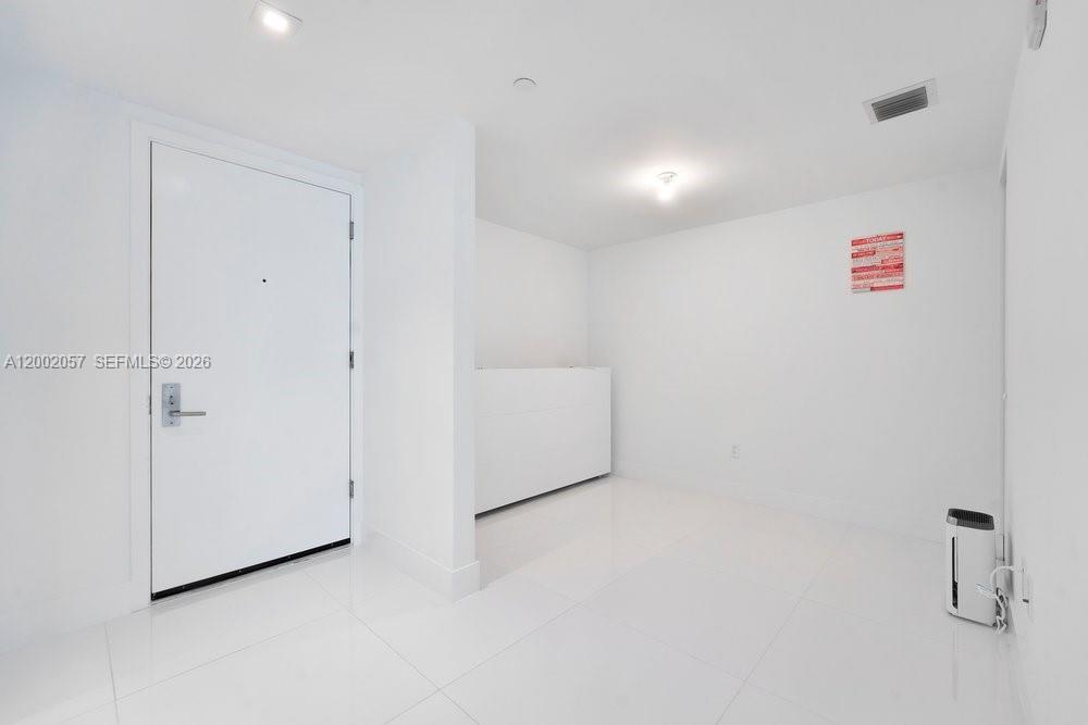 image Canvas Condo14
