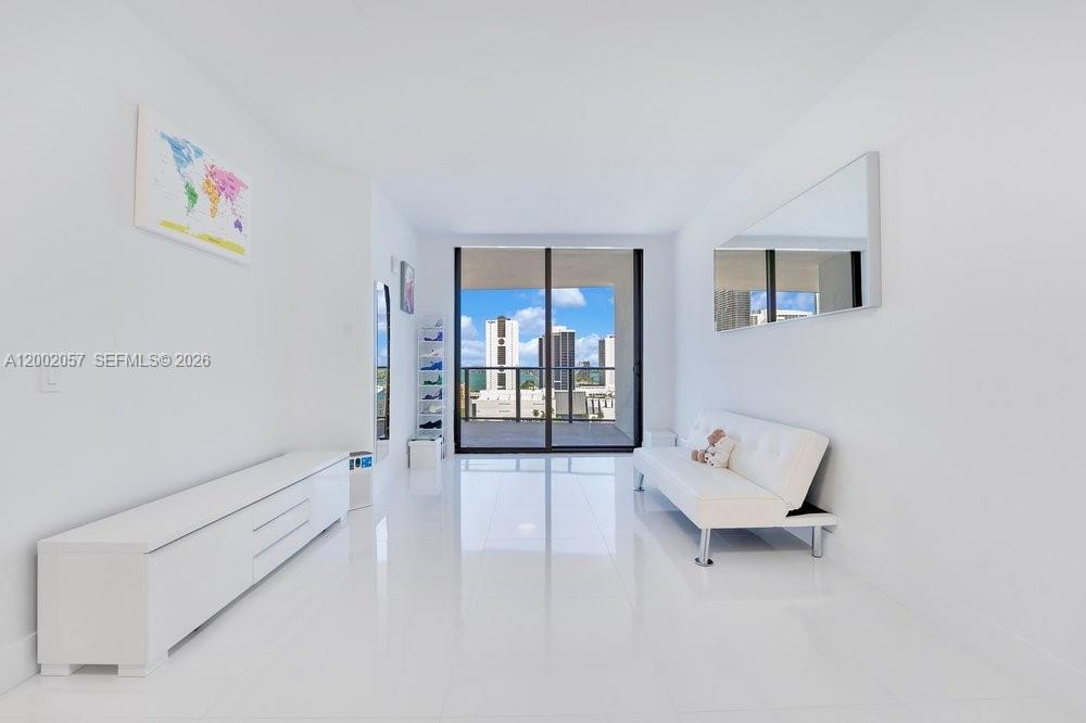 image Canvas Condo3
