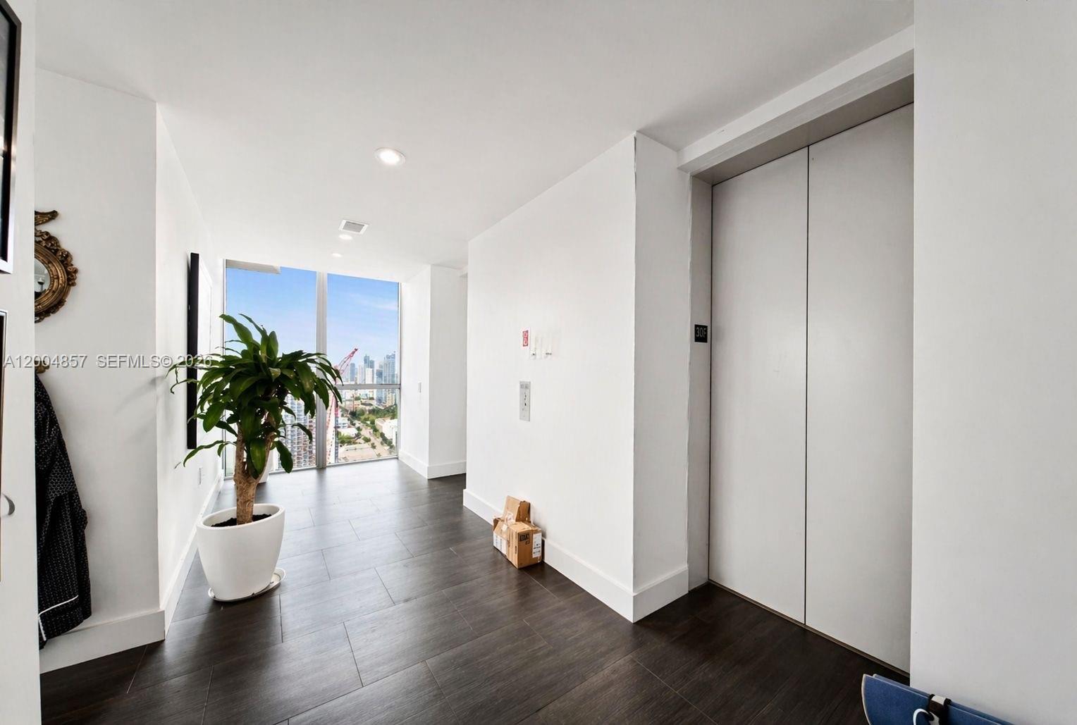 1100 Biscayne Blvd #3708 Miami, FL 33132