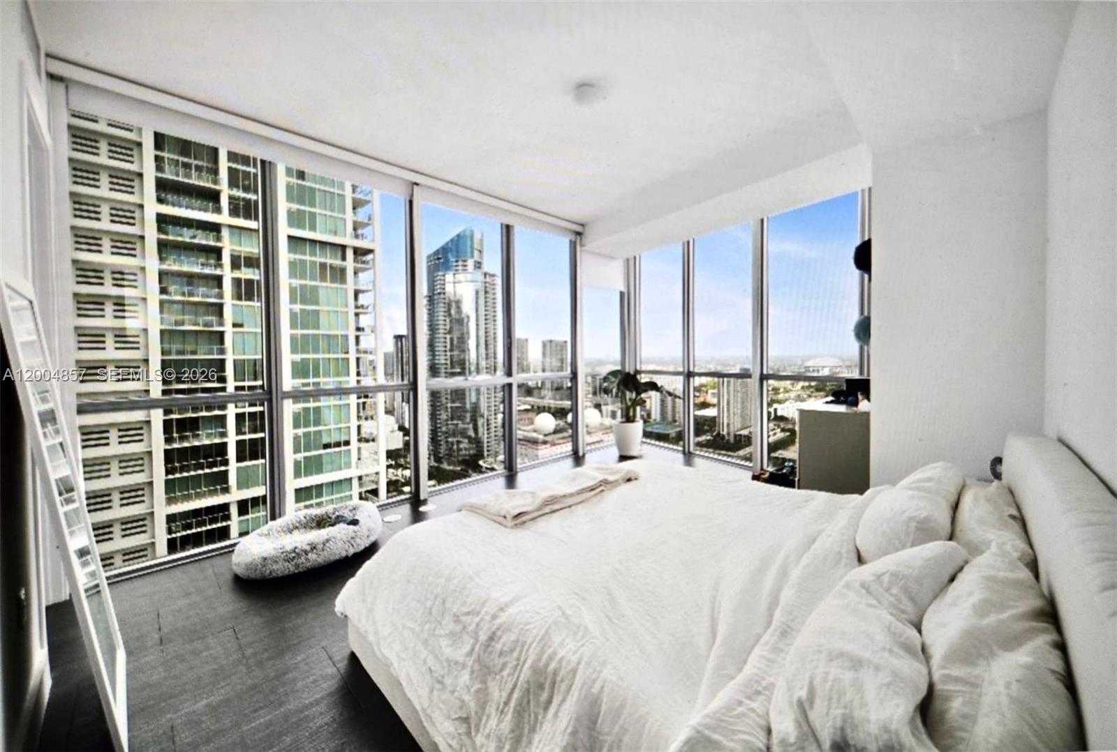 1100 Biscayne Blvd #3708 Miami, FL 33132