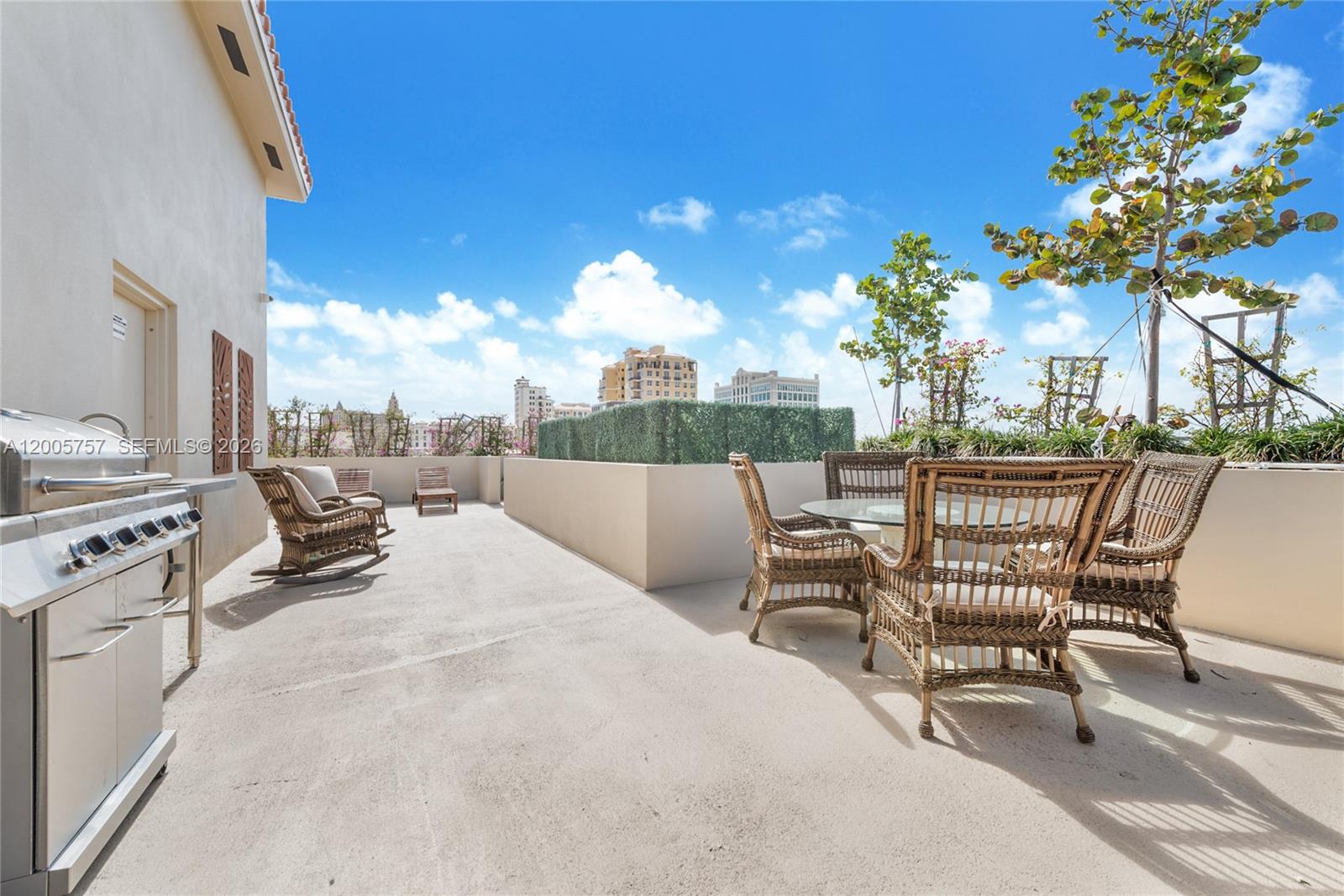 120 Salamanca Ave #2A Coral Gables, FL 33134