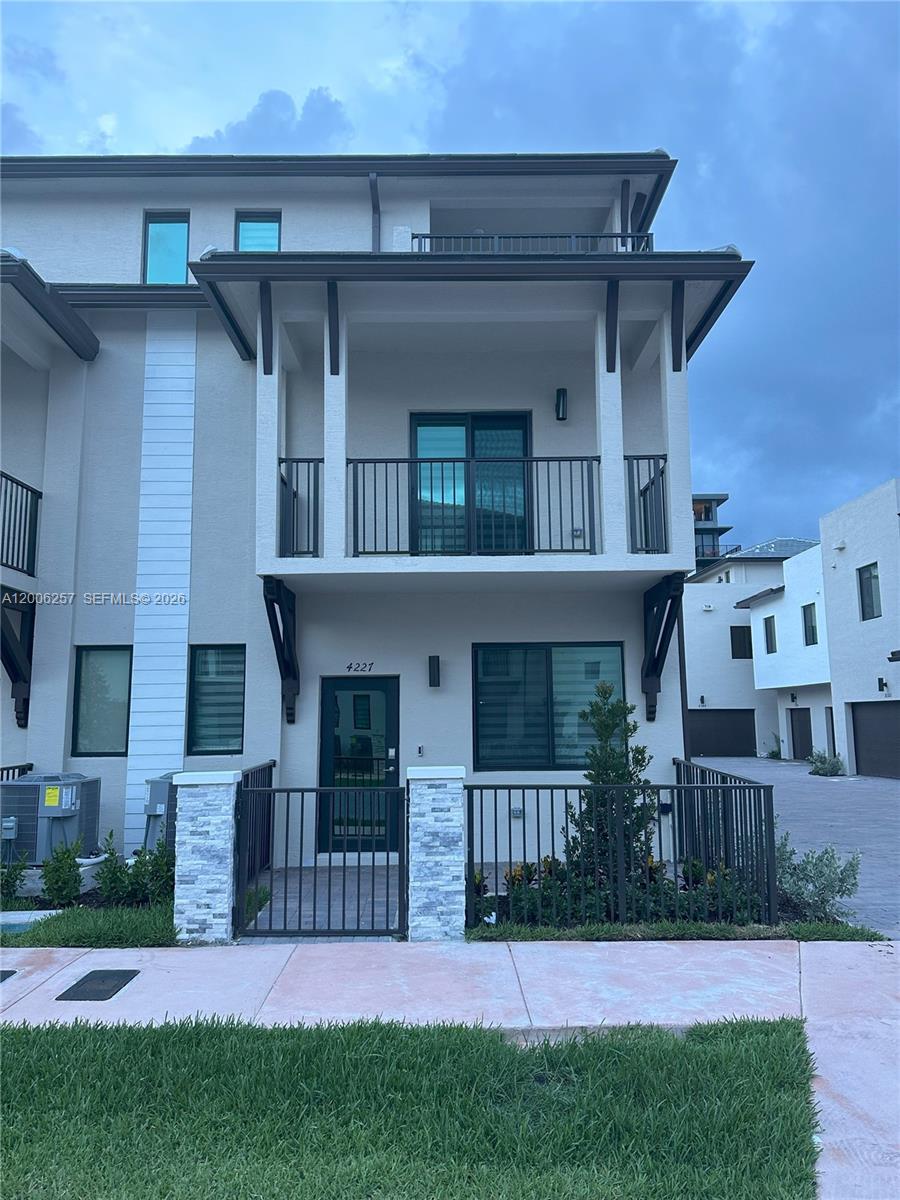4227 NW 83rd Path Doral, FL 33166