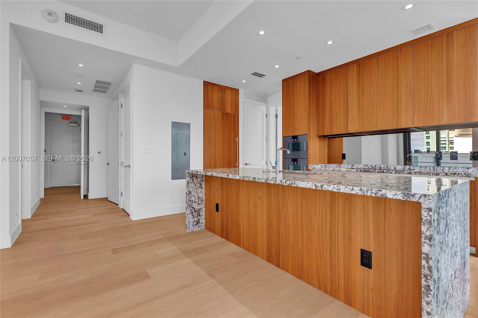 175 SE 25th Rd #803 Miami, FL 33129