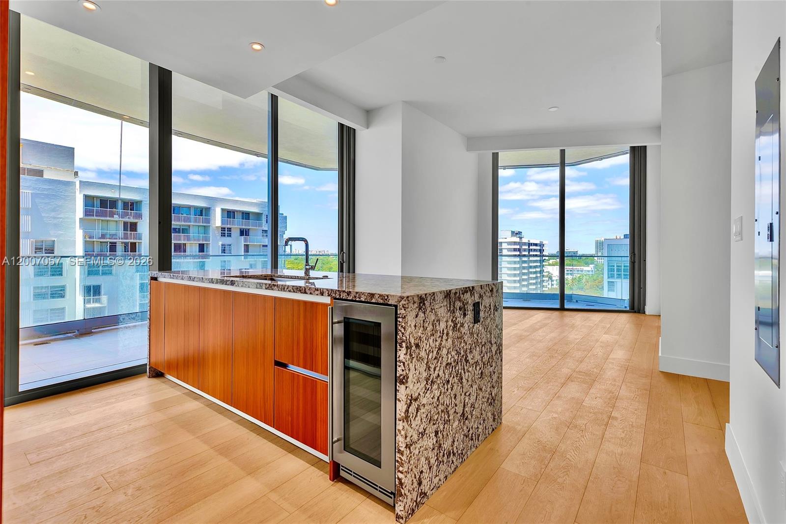 175 SE 25th Rd #803 Miami, FL 33129