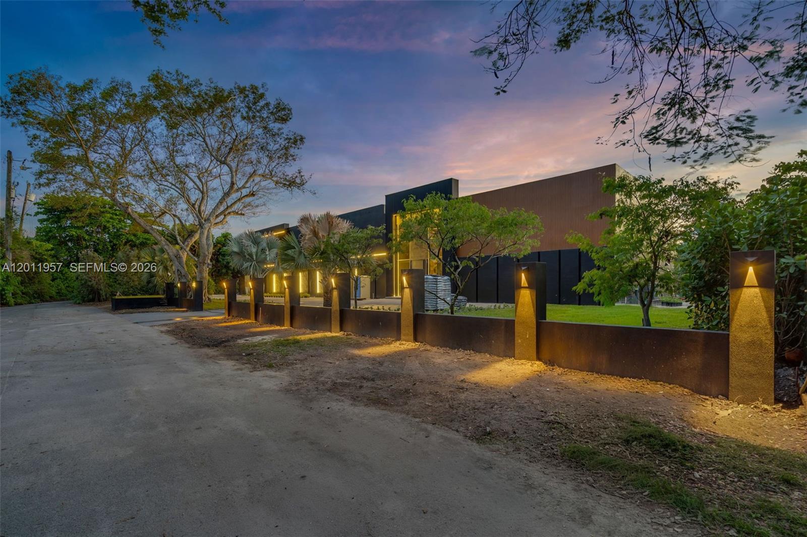 13500 SW 69th Ave Pinecrest, FL 33156