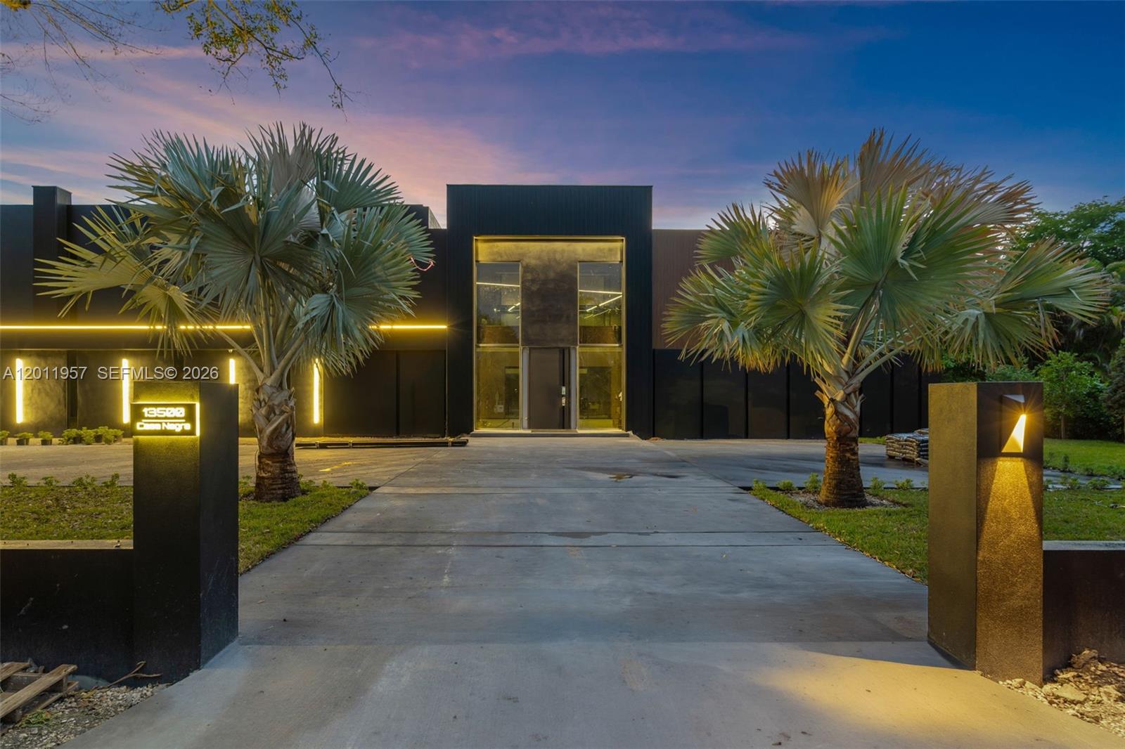 13500 SW 69th Ave Pinecrest, FL 33156