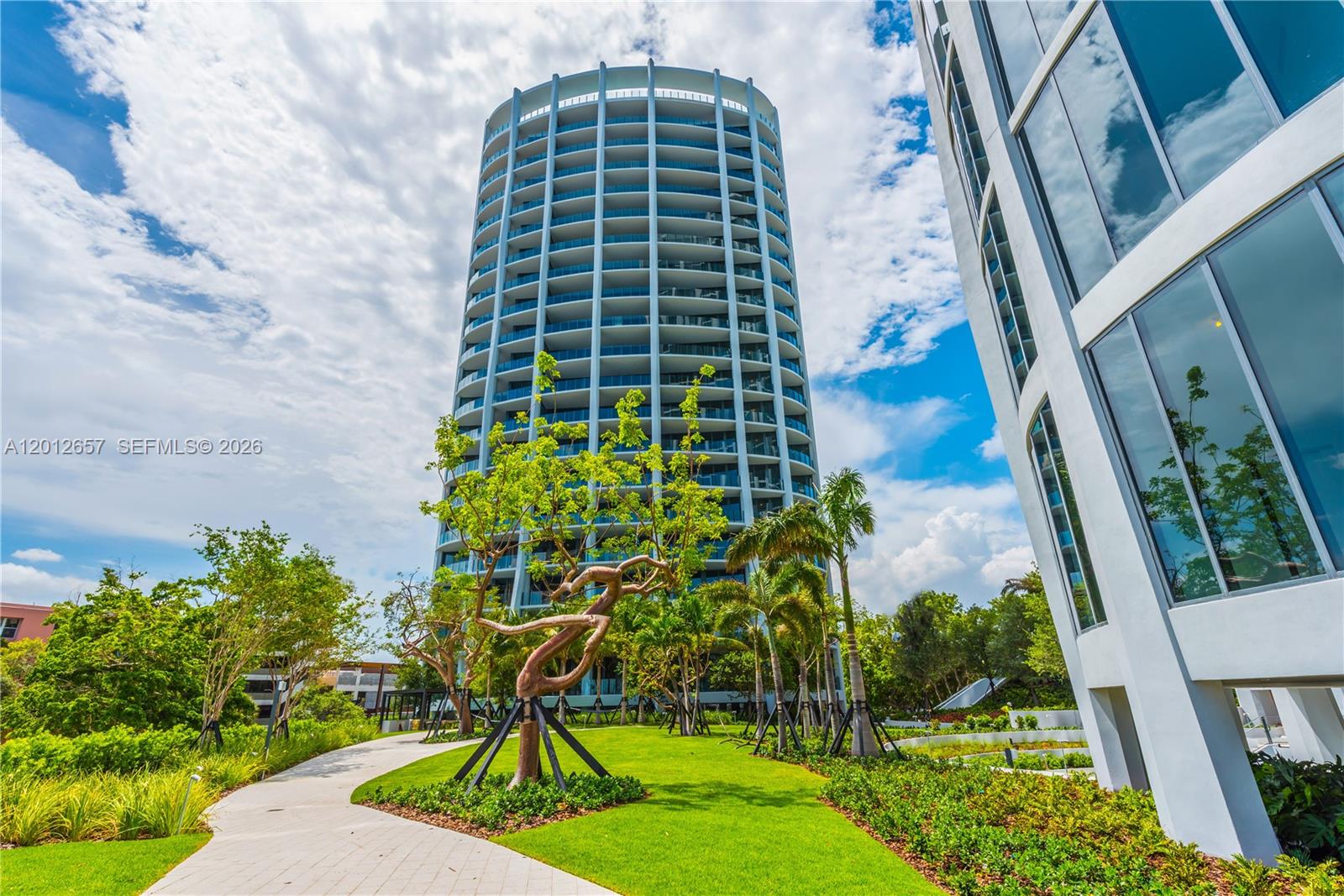 2831 S Bayshore Dr #707 Miami, FL 33133