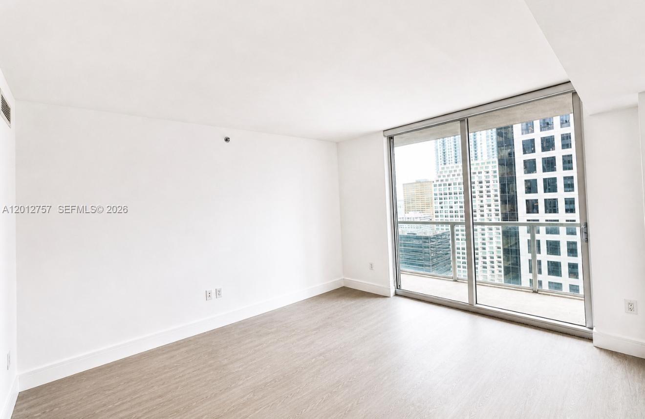 image 500 Brickell East11