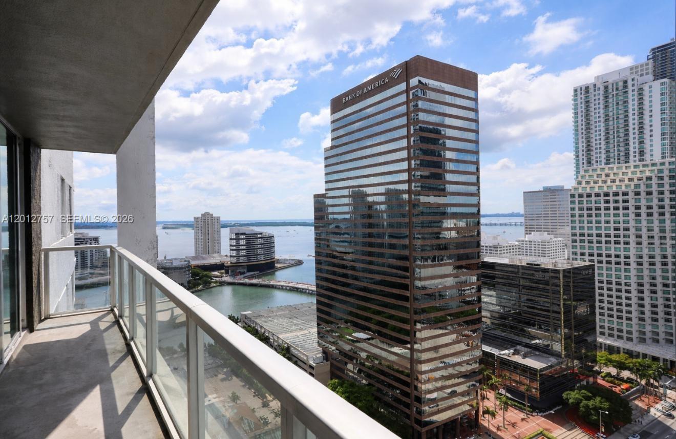 image 500 Brickell East12