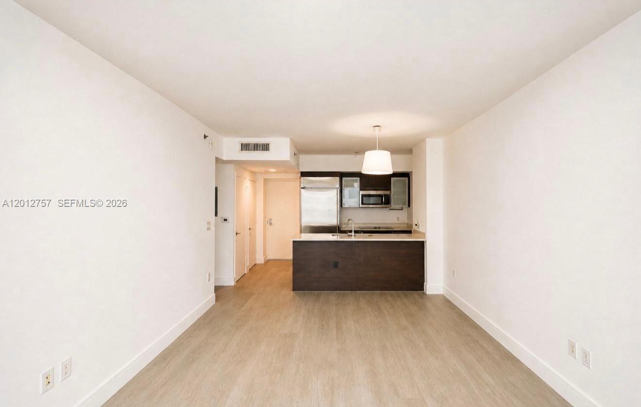 image 500 Brickell East4
