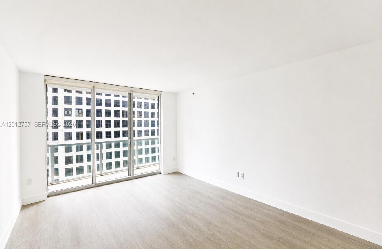 image 500 Brickell East7