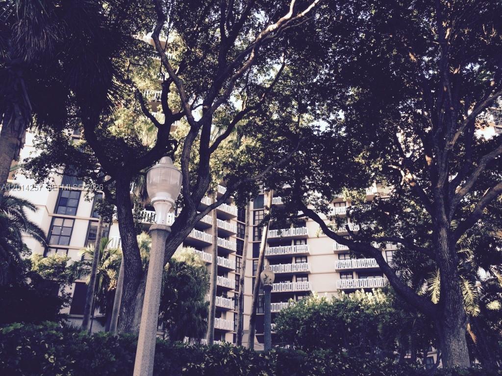 1121 Crandon Bl #E1104