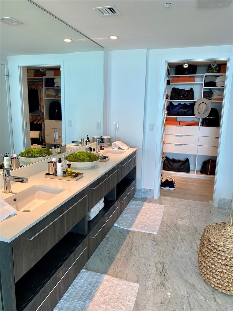 3131 NE 7th Ave #2801 Miami, FL 33137
