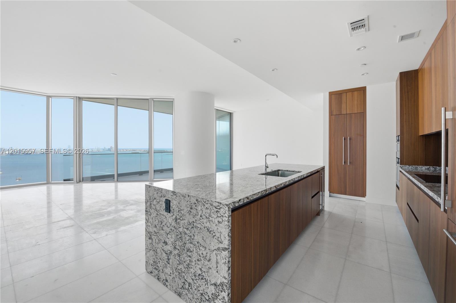 175 SE 25th Rd #3104 Miami, FL 33129