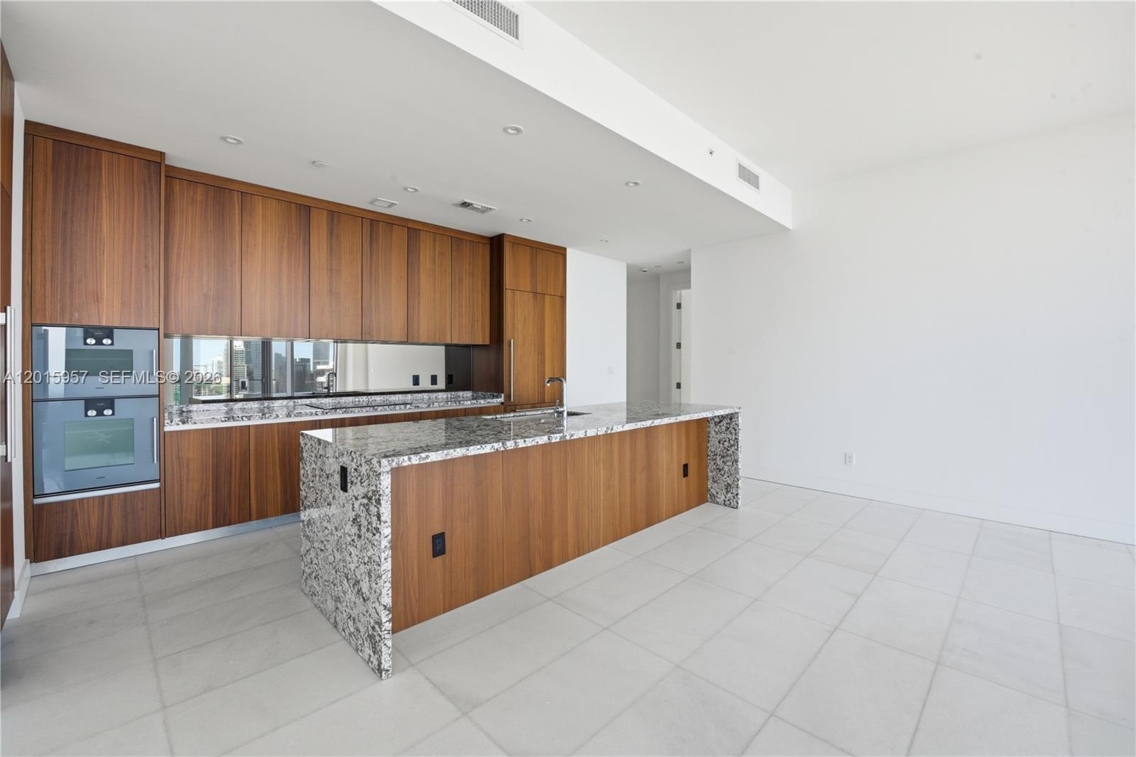 175 SE 25th Rd #3104 Miami, FL 33129