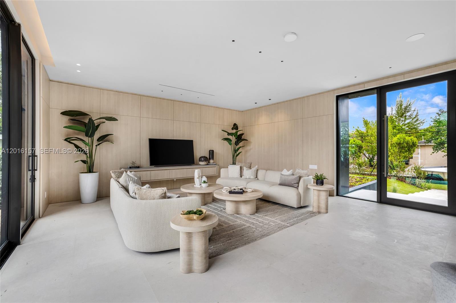 4550 N Jefferson Ave Miami Beach, FL 33140