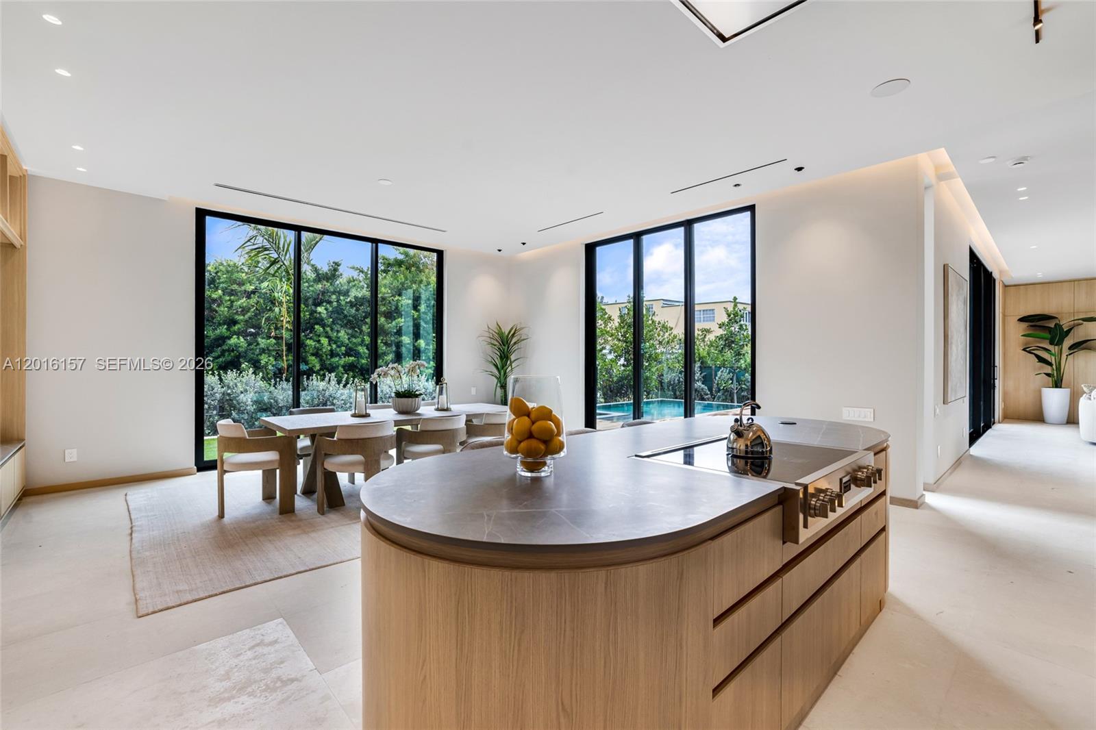4550 N Jefferson Ave Miami Beach, FL 33140